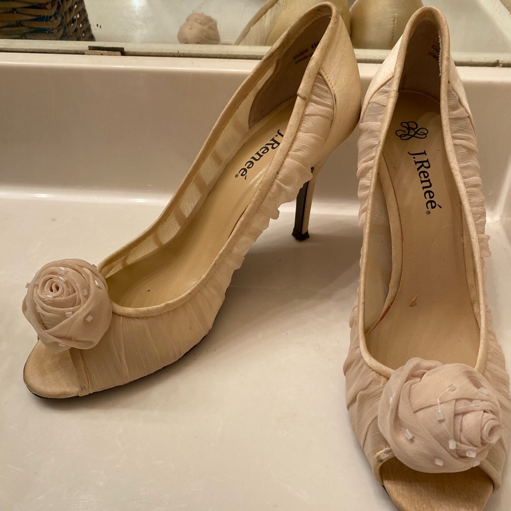J.Renee Cream Floral Rosette Heels